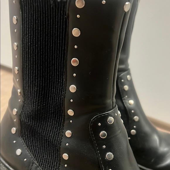 Zara Women’s Black Studded Pull On Ankle Boots Leather Midcalf Biker size 7.5 - Picture 5 of 7